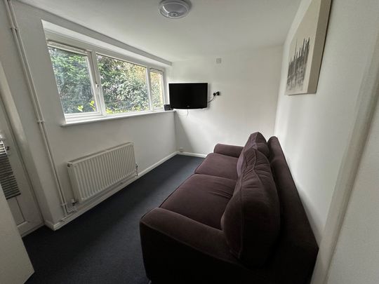 1 bedroom property to rent - Photo 1