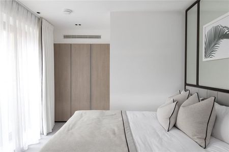 A fabulous example of heritage and contemporary combined, this beautiful two bedroom apartment is located within 50 Kensington Gardens Square, a stunning development which lies in the heart of Bayswater W2. EPC Rating B | Council Tax Band G - Photo 5