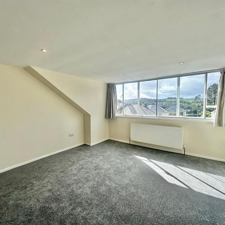 4 bedroom terraced house to rent - Photo 1