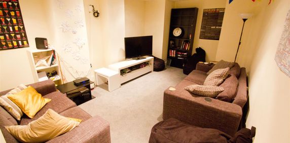 6 bedroom terraced house to rent - Photo 2