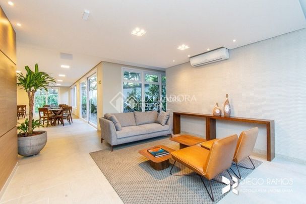 Apartamento com 3 quartos e 346m² para alugar em Vila Assunção, Porto Alegre. - Foto 1