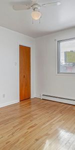 Secteur résidentiel 4 1/2 avec 2 chambres fermées à Montréal-nord - Photo 3