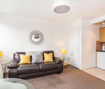 1 bedroom flat to rent - Photo 2