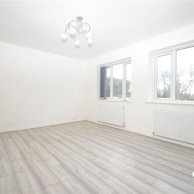 3 bedroom ground floor flat to rent - Photo 1