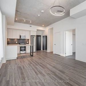 STUNNING CORNER UNIT LOFT WITH W/O TERRACE 1+1 PARKING INCLD - Photo 2