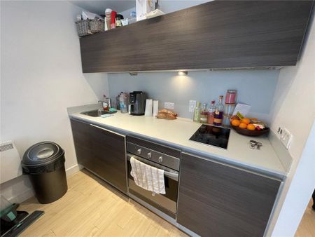 Studio to rent - Photo 2