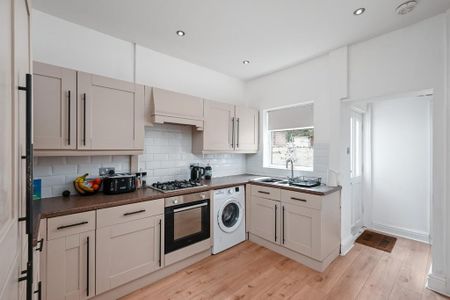 2 bedroom terraced house to rent - Photo 3