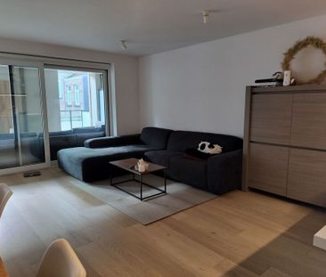 Centraal gelegen appartement met twee slaapkamers, autostaanplaats ... - Photo 2