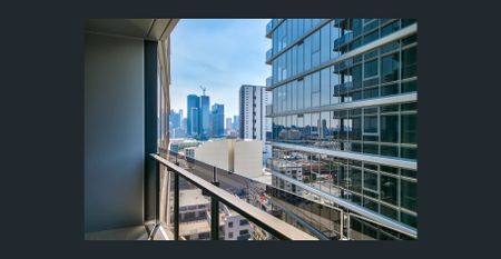 Stunning, Modern One Bedroom Apartment! - Photo 5