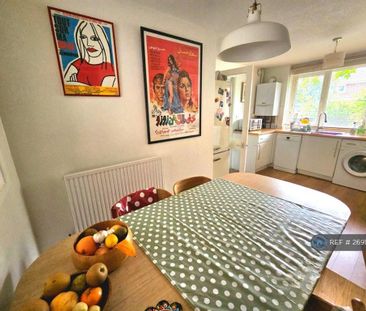 3 bedroom maisonette to rent - Photo 4