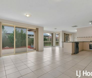 Spacious Family Home - Photo 2