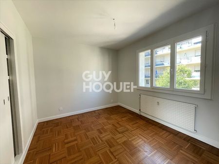 LOCATION : appartement F3 (76 m²) à VOIRON - Photo 2