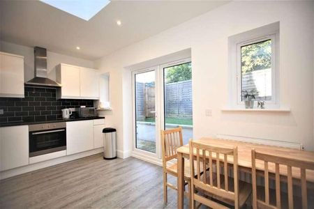 Renters Avenue, Hendon, NW4 - Photo 3