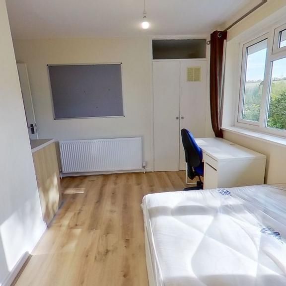 1 bedroom in a house share to rent - Photo 1