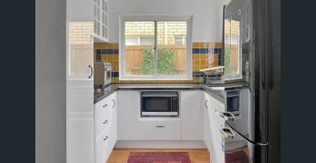 Coastal Retreat of Style and Comfort - Photo 2