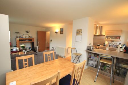 2 Bedroom Apartment, Chester - Photo 2