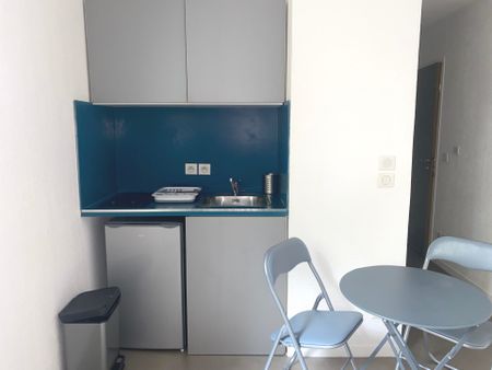 Location Appartement 1 pièce 25m² CALUIRE ET CUIRE 69300 - Photo 3