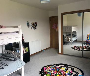 5 bedroom bungalow to rent - Photo 2