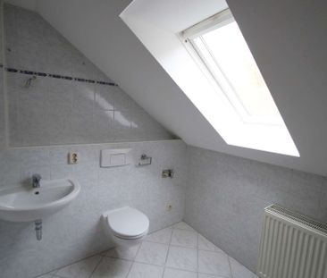 2-Zimmer-DG-Wohnung mit BALKON, offene Küche, Badewanne – frisch re... - Photo 4