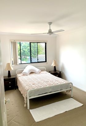 Benowa Spacious Furnished Room with Own bathroom - Photo 1