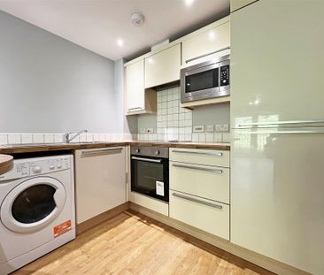 1 bedroom Apartment to rent - Photo 3