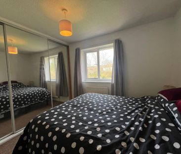 2 bedroom end of terrace house to rent - Photo 4