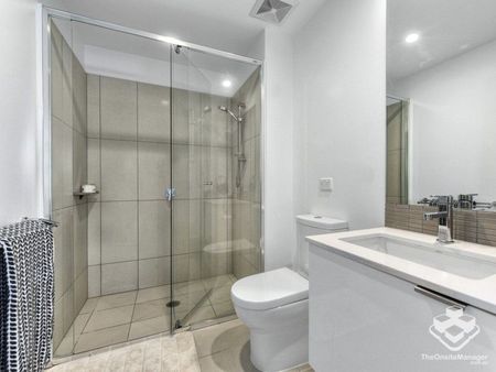 1B 1B 1C Comfy Apartment in the South Brisbane! - Photo 2