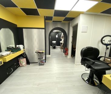 £1,250 PCM, Large Fitted and Equipped Hairdressing Salon/Barber Sho... - Photo 6