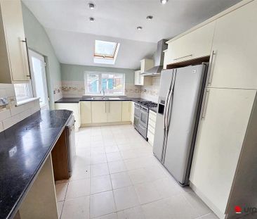 3 bedroom terraced house to rent - Photo 3