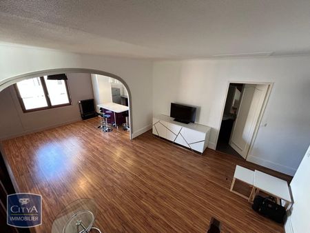 Location Appartement 4 pièces 87m² VILLEFRANCHE SUR SAONE 69400 - Photo 2