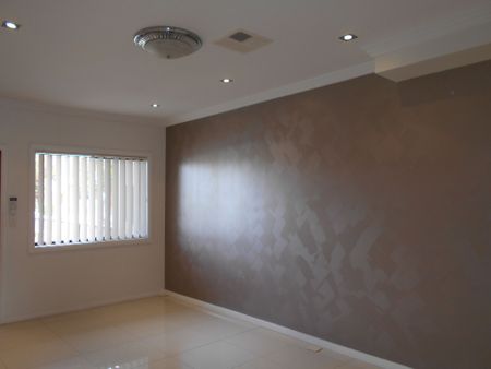 Well Presented Family Home - Photo 3