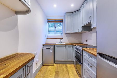 Nightingale Lane, London SW12 - Photo 2