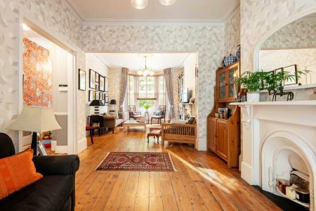 5 Bedroom House To Let - Photo 4