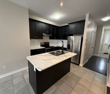 For Lease - 6 Pearman Crescent, Brampton, Ontario - Photo 3