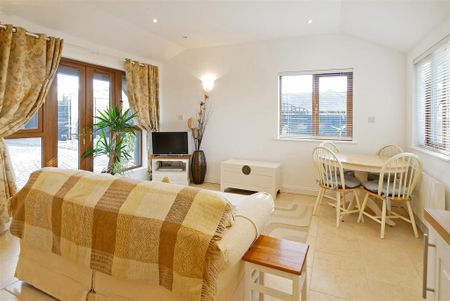 1 bedroom bungalow to rent - Photo 3