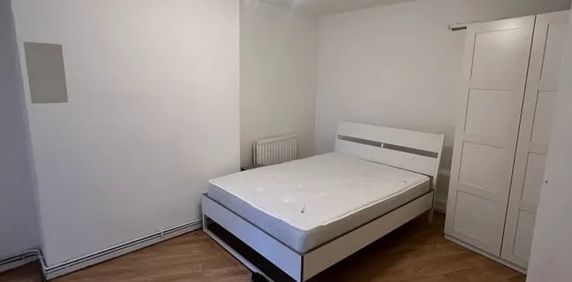 Room in a Shared House, Recreation View, LS11 - Photo 2