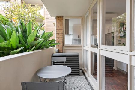 Modern and Spacious Ground Floor Deluxe - Photo 5