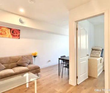 2-2561A Hurontario St, Mississauga, Ontario L5A 1W2 | 2561 Hurontar... - Photo 1