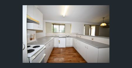 Spacious Family Home - Photo 3