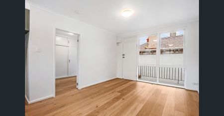 Spacious One Bedroom Apartment - Photo 5