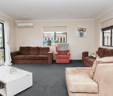 Sunny, Spacious & Superbly Located - Photo 2