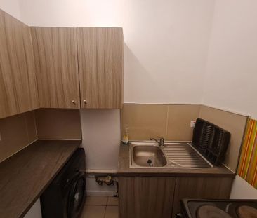 Studio to rent - Photo 4