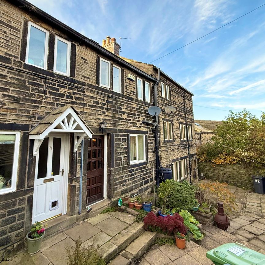 2 bedroom terraced house to rent - Photo 2