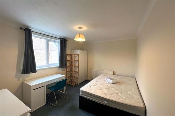 5 bedroom detached house to rent - Photo 1