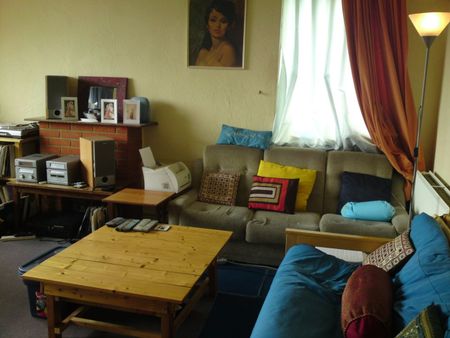 2 Bed Flat, Lindale, SW19 - Photo 2