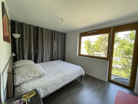 Location Appartement 3 pièces 70m² - Photo 2