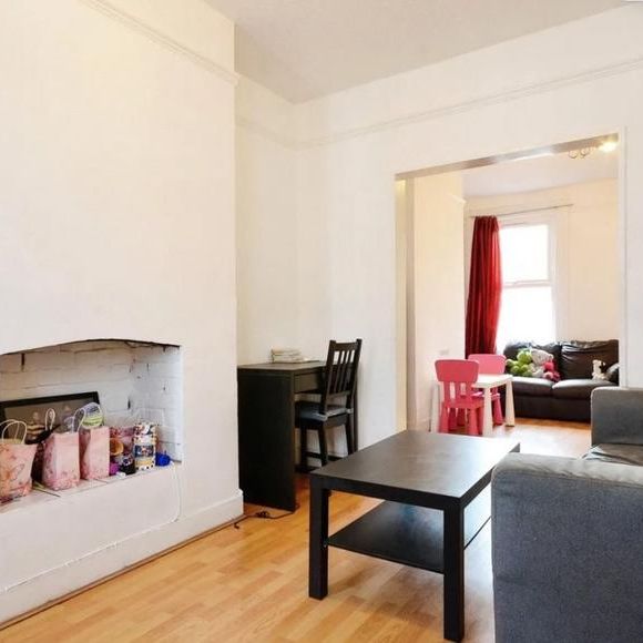 3 bedroom terraced house to rent - Photo 1