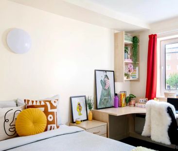 Extra Large Standard Double Ensuite - Photo 6