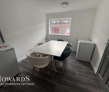 1 bedroom in a house share to rent - Photo 4