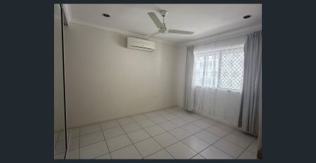 Well presented 3-Bedroom townhouse in Gated Complex with Pool - Photo 4